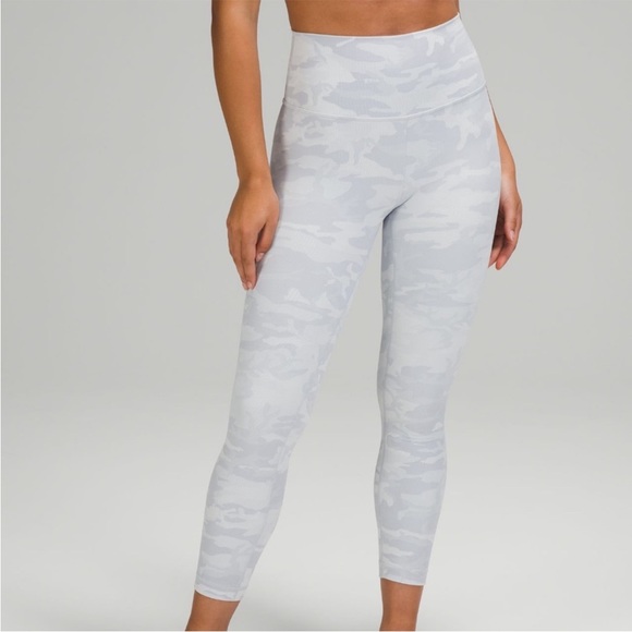 Lululemon Wunder Under High-Rise Crop in Incognito Camo Jacquard - Picture 2 of 8